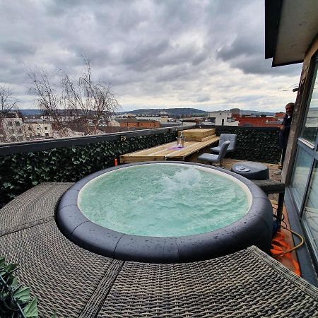 Central Penthouse With Hot Tub & Views 24 Челтенхам Экстерьер фото